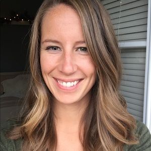 Meet your Posher, Caroline